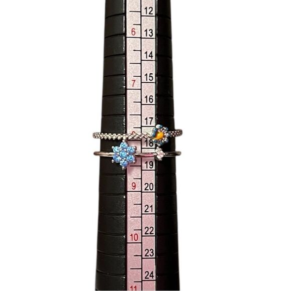 Fun Blue Cubic Zirconia Flower Silver Tone Open Ring Size 8 - Picture 5 of 5